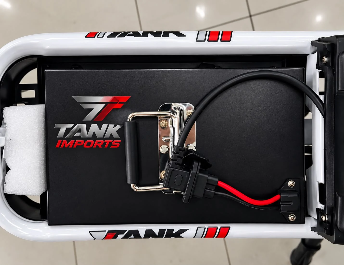 Tank XM12 — a bateria vai com você.